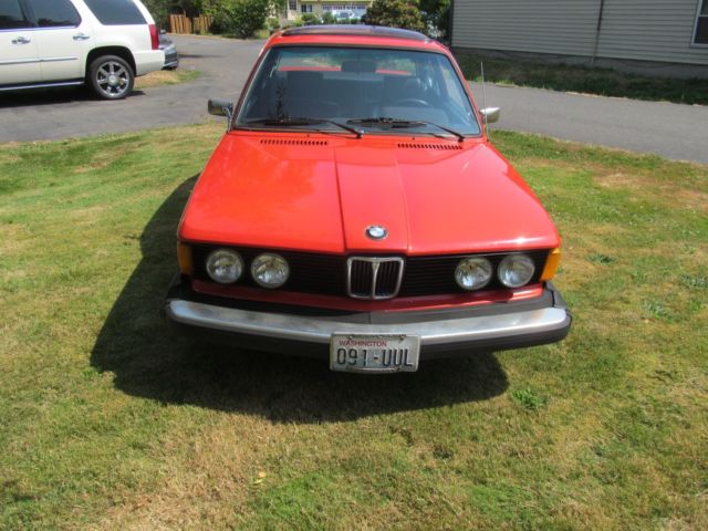 BMW 320i Sedan 2-door 2