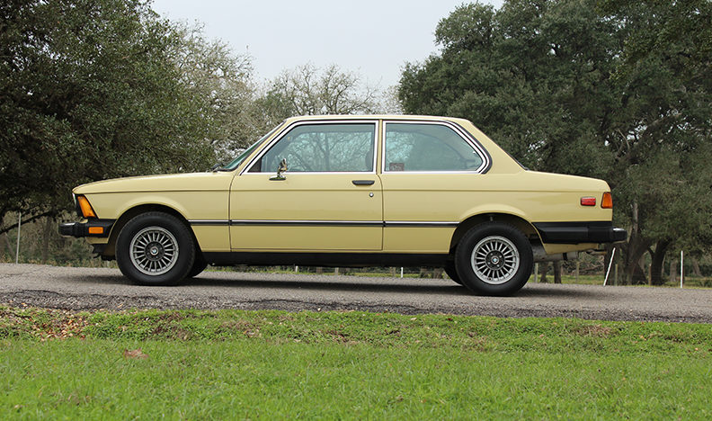 BMW 320i Sedan 2-door 2
