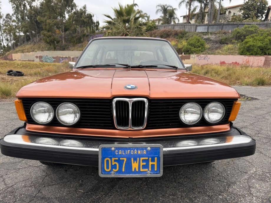 BMW 320i Sedan 2-door 2