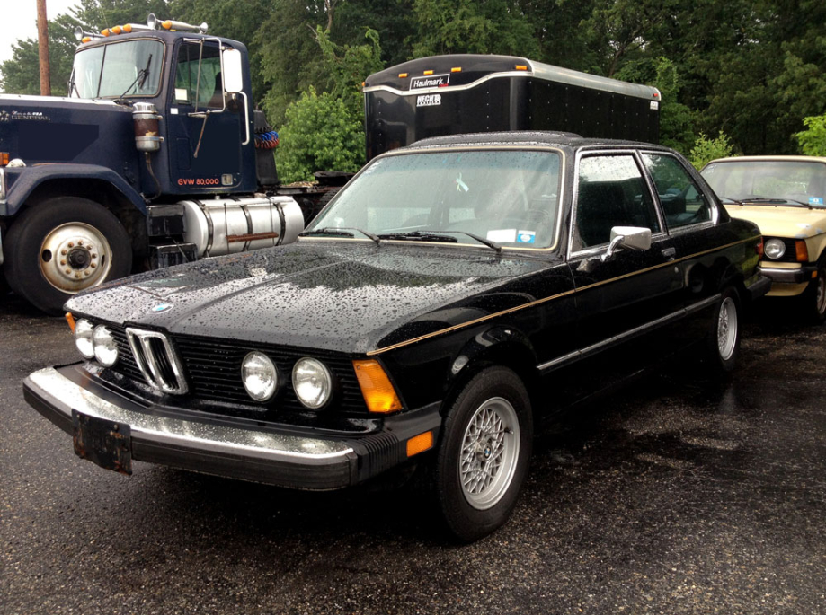BMW 320i Sedan 2-door 2