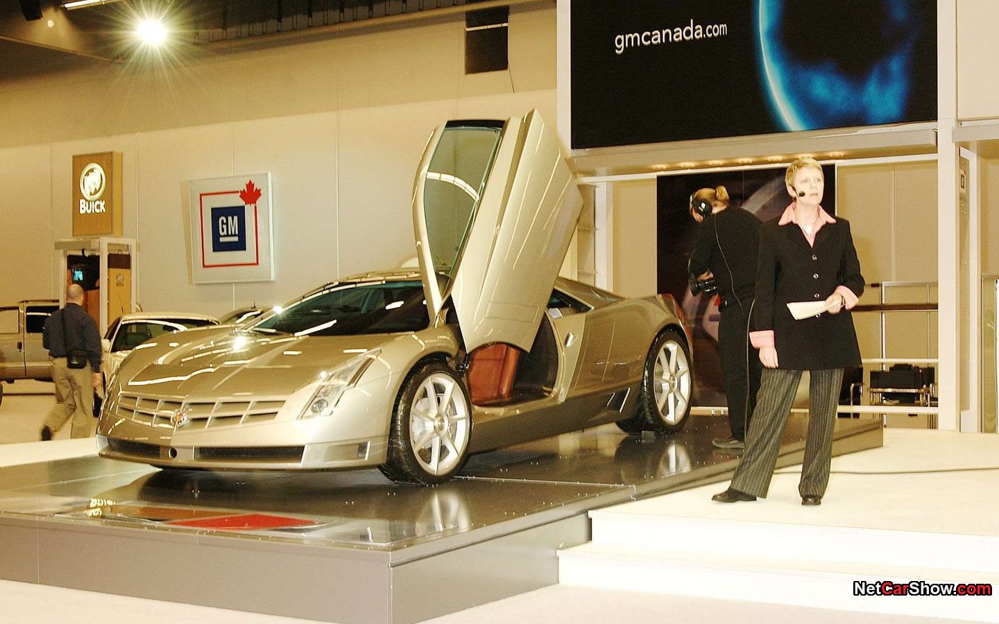 Cadillac Cien Concept 2002eb07ccad