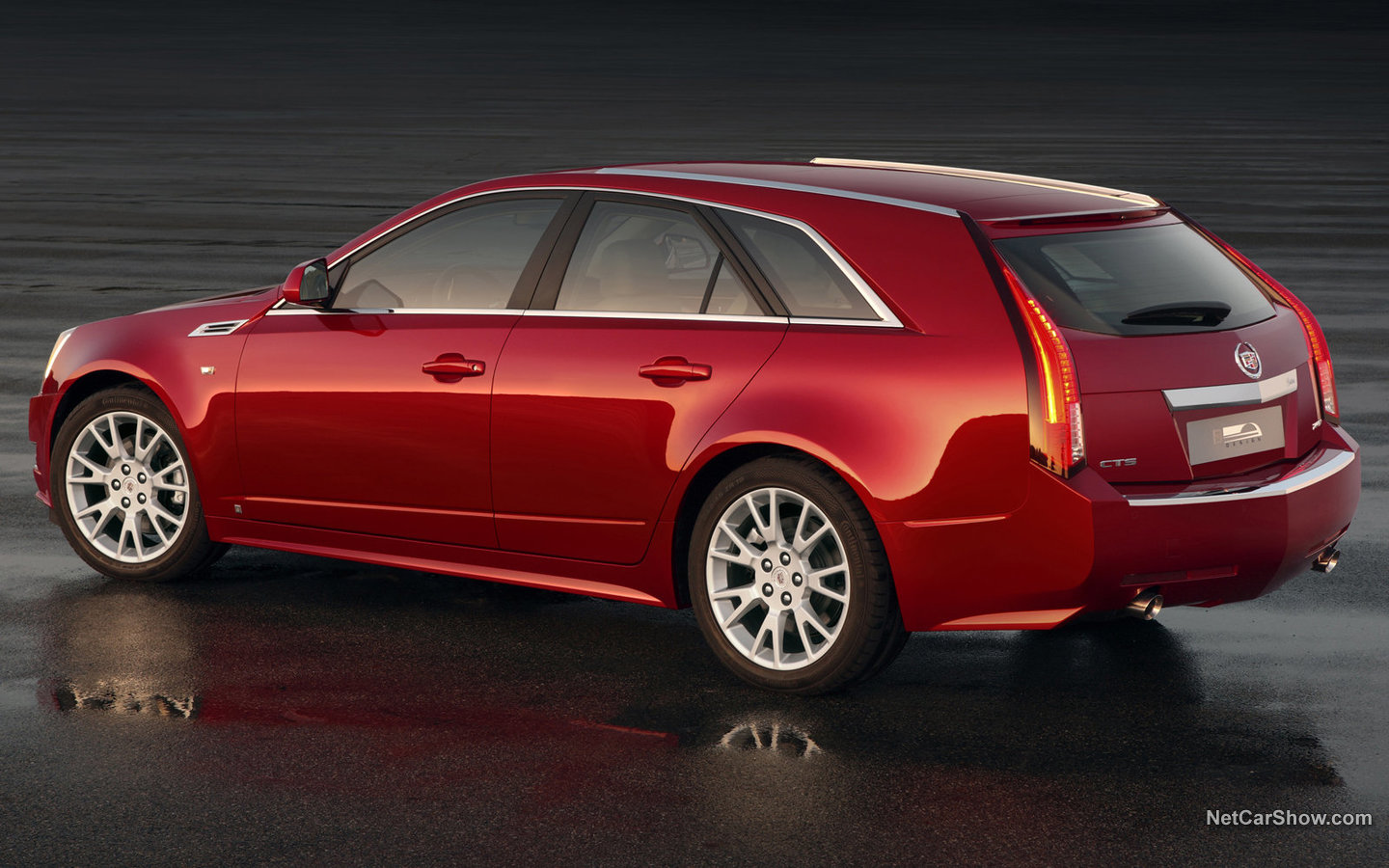 Cadillac CTS Sport Wagon 2010 d32e1b3e