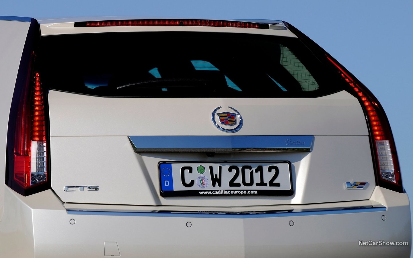 Cadillac CTS-V Sport Wagon 2011 32847e74