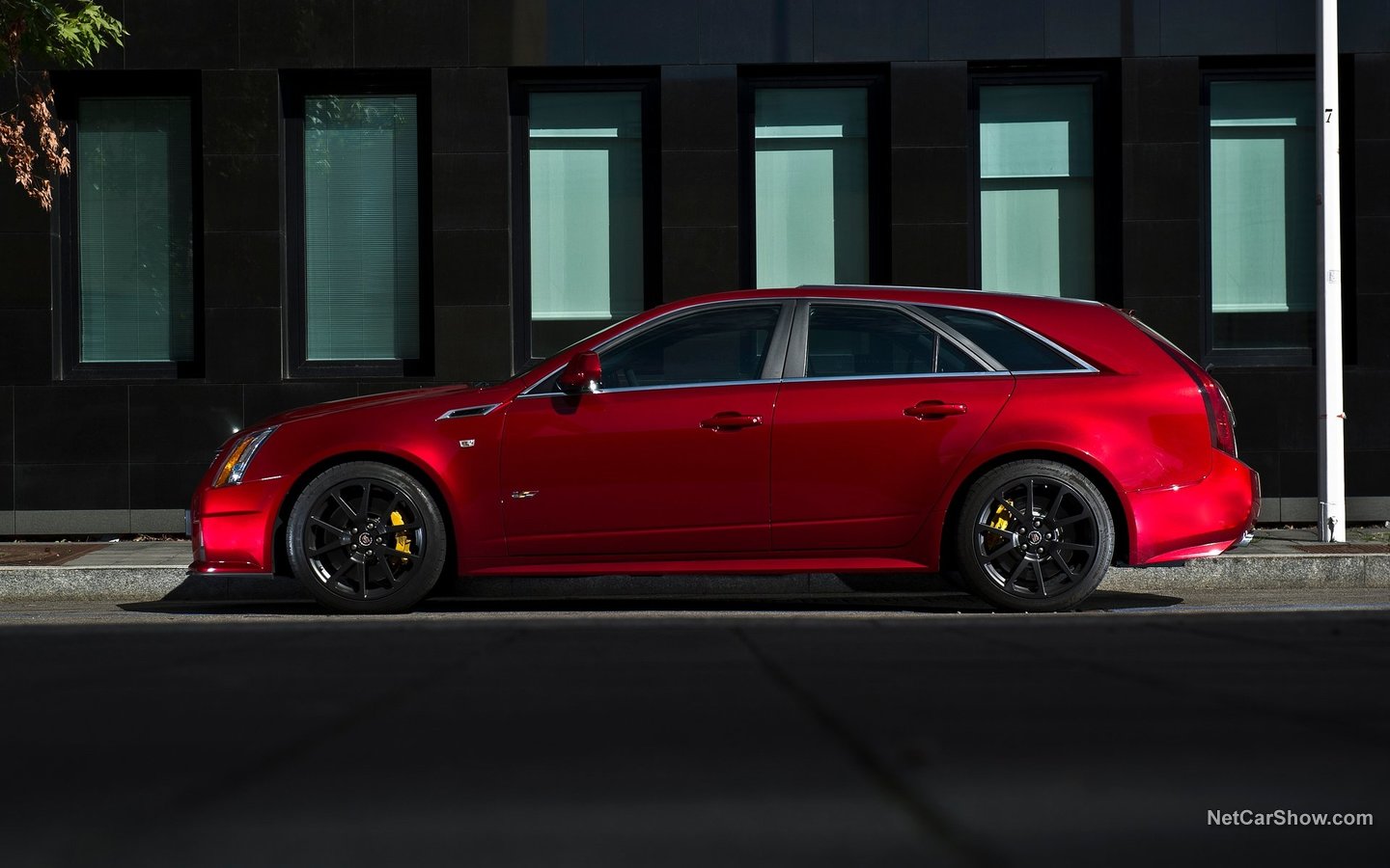 Cadillac CTS-V Sport Wagon 2011 aabe70ce