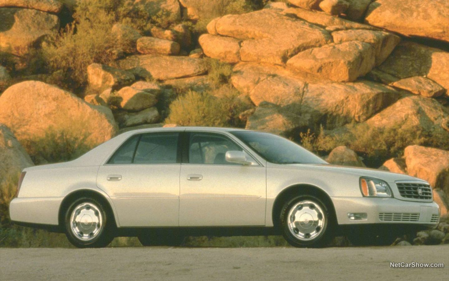 Cadillac DeVille 2000 f48debfb