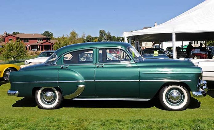 Chevrolet Fleetmaster Sedan Deluxe 1953 cubatesoro com    Chevrolet-1953-verde-metal-696x423