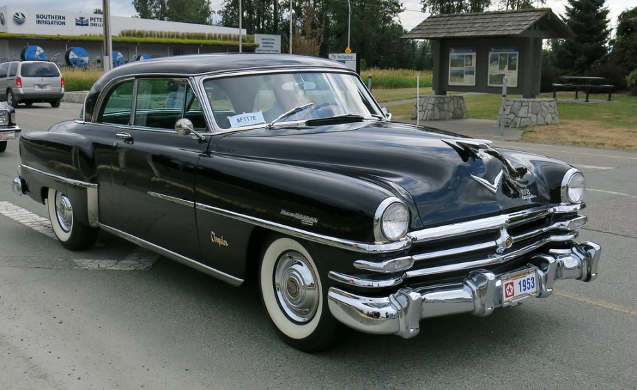 Chrysler New Yorker Deluxe Sedan 4-door 1953 live