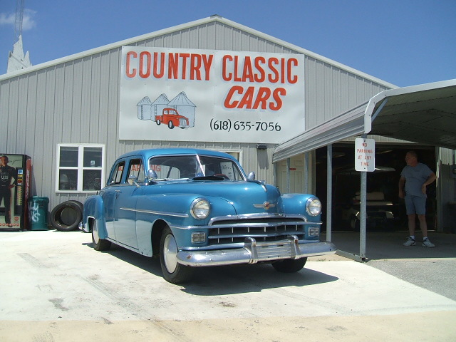 Chrysler Royal  Sedan 1950 countryclassiccars com  7000_1