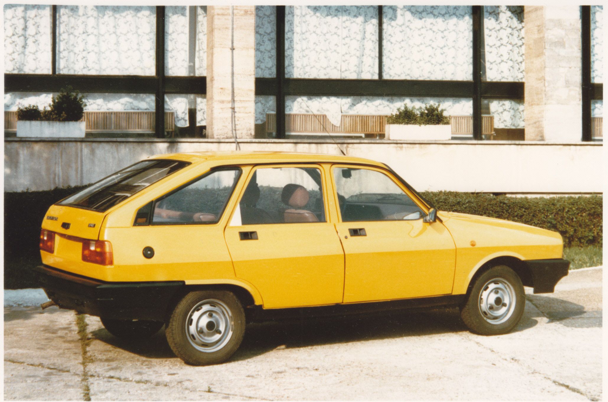 Dacia 1320 1988 pinterst com a8f1ac7811420a876011a0b6bfbb168d
