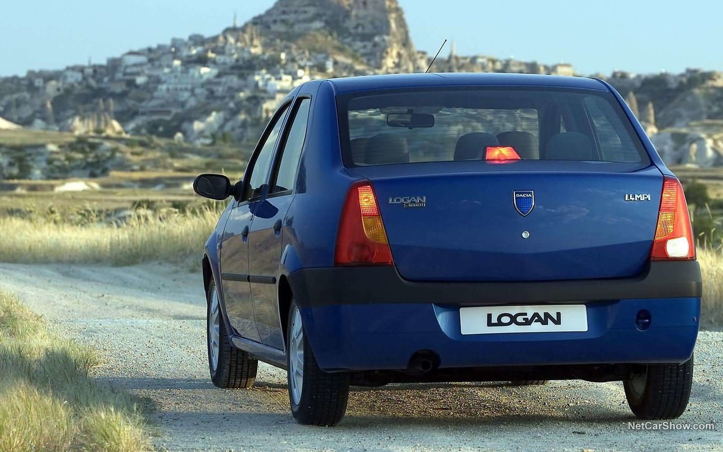 Dacia Logan  1