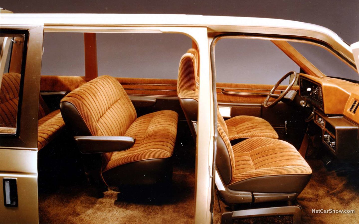 Dodge Caravan 1984 f781e0f1