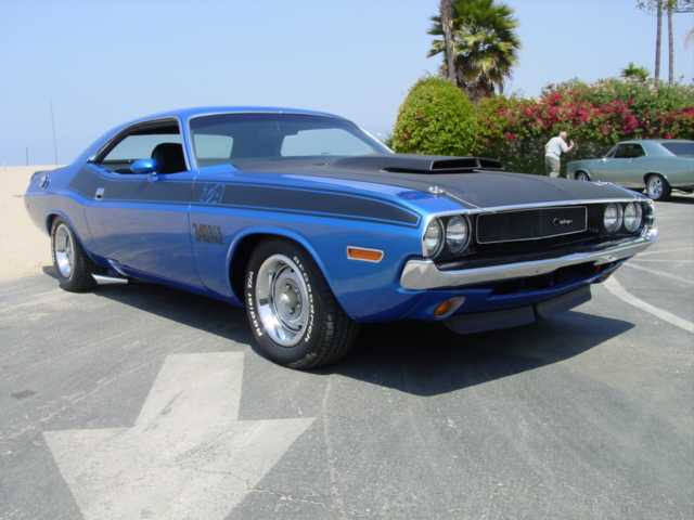 dodge Challenger 1970 b