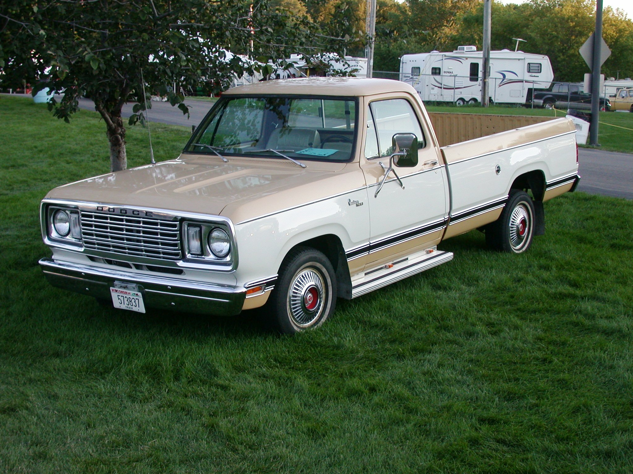 Dodge D100 Pickup 1977 e-1977-d100-1-2-ton-utiline-pickup