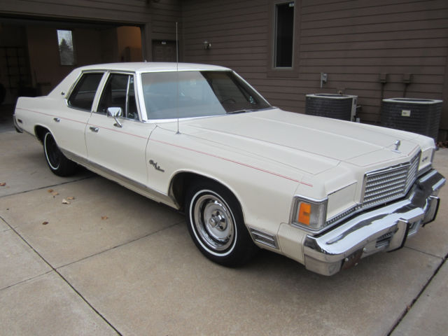 Dodge Royal Monaco Brougham Sedan 4-door 1977 topclassiccarsforsale  