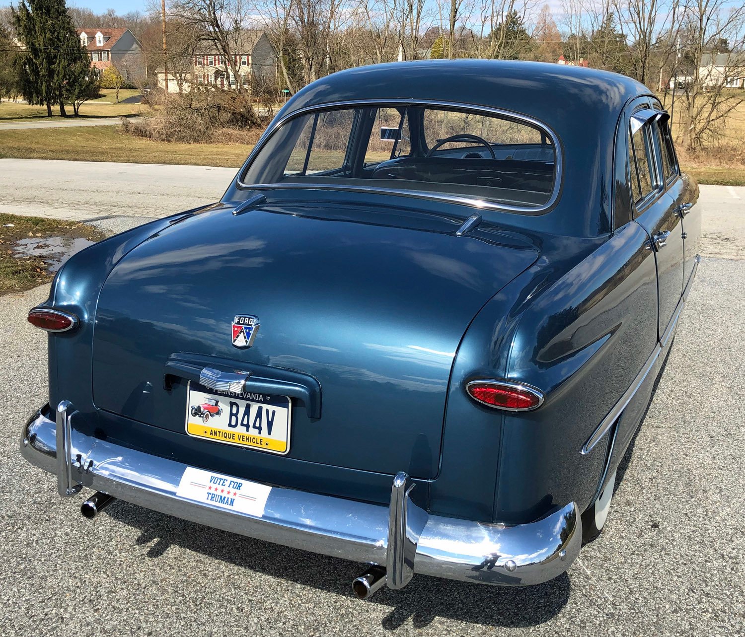 Ford Custom Deluxe Sedan 4-door 1950 cdn