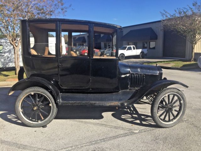 Ford T Center Door 1921 davidsclassiccars  com 1921-ford-model-t-rare-center-door-survivor-2