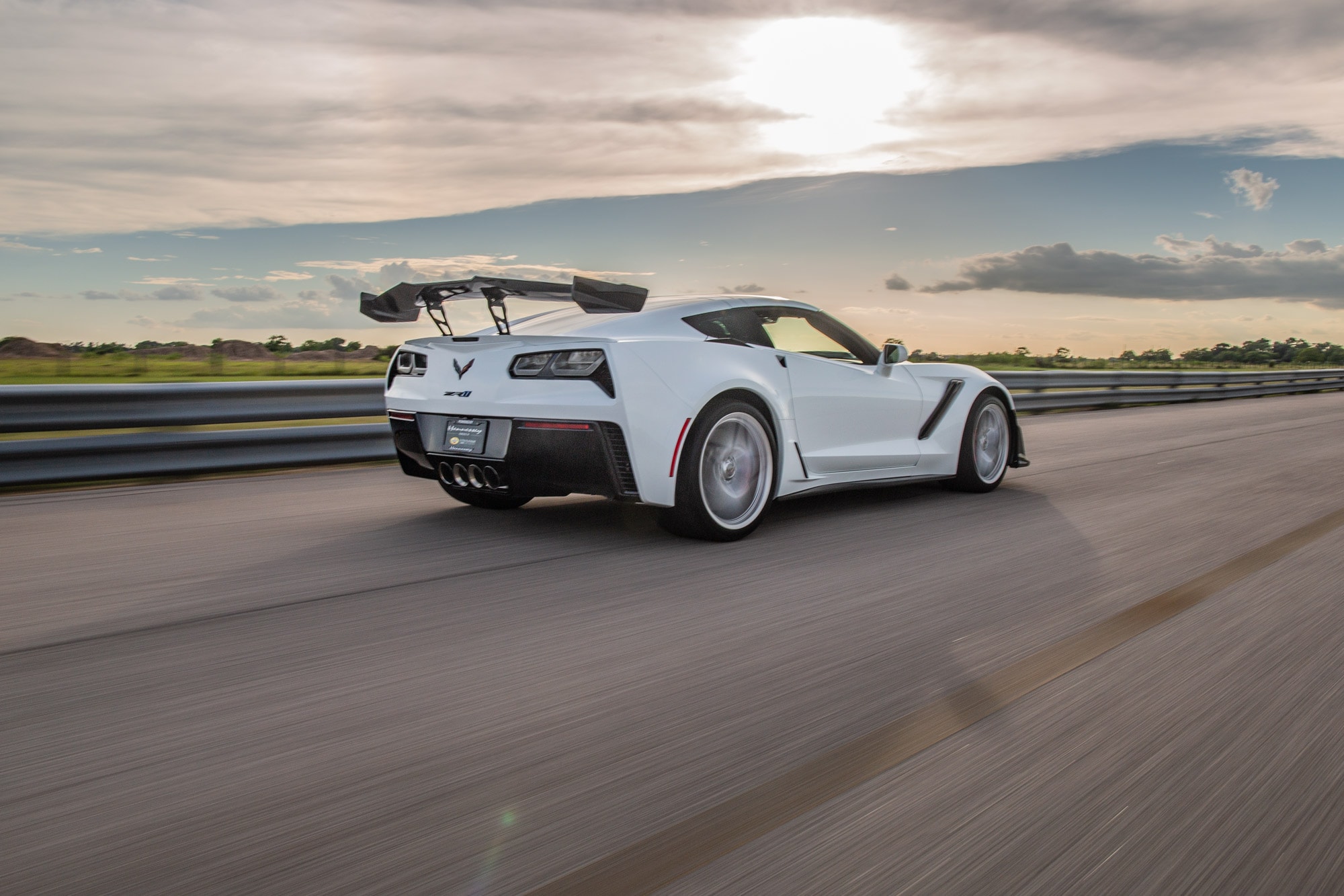 Hennessey Chevrolet Corvette ZR1 2019 ZR1-Corvette-2019-White-Hennessey3-min