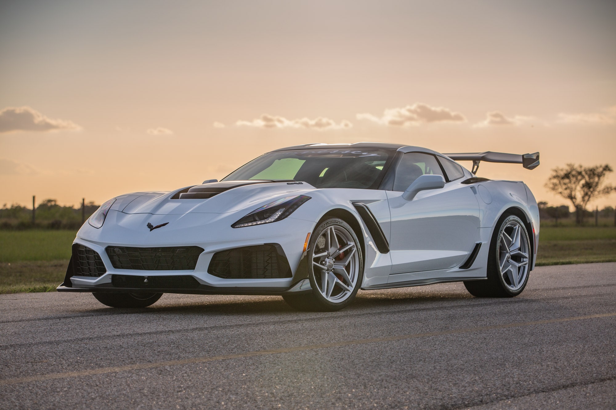 Hennessey Chevrolet Corvette ZR1 2019 ZR1-Corvette-2019-White-Hennessey6-min