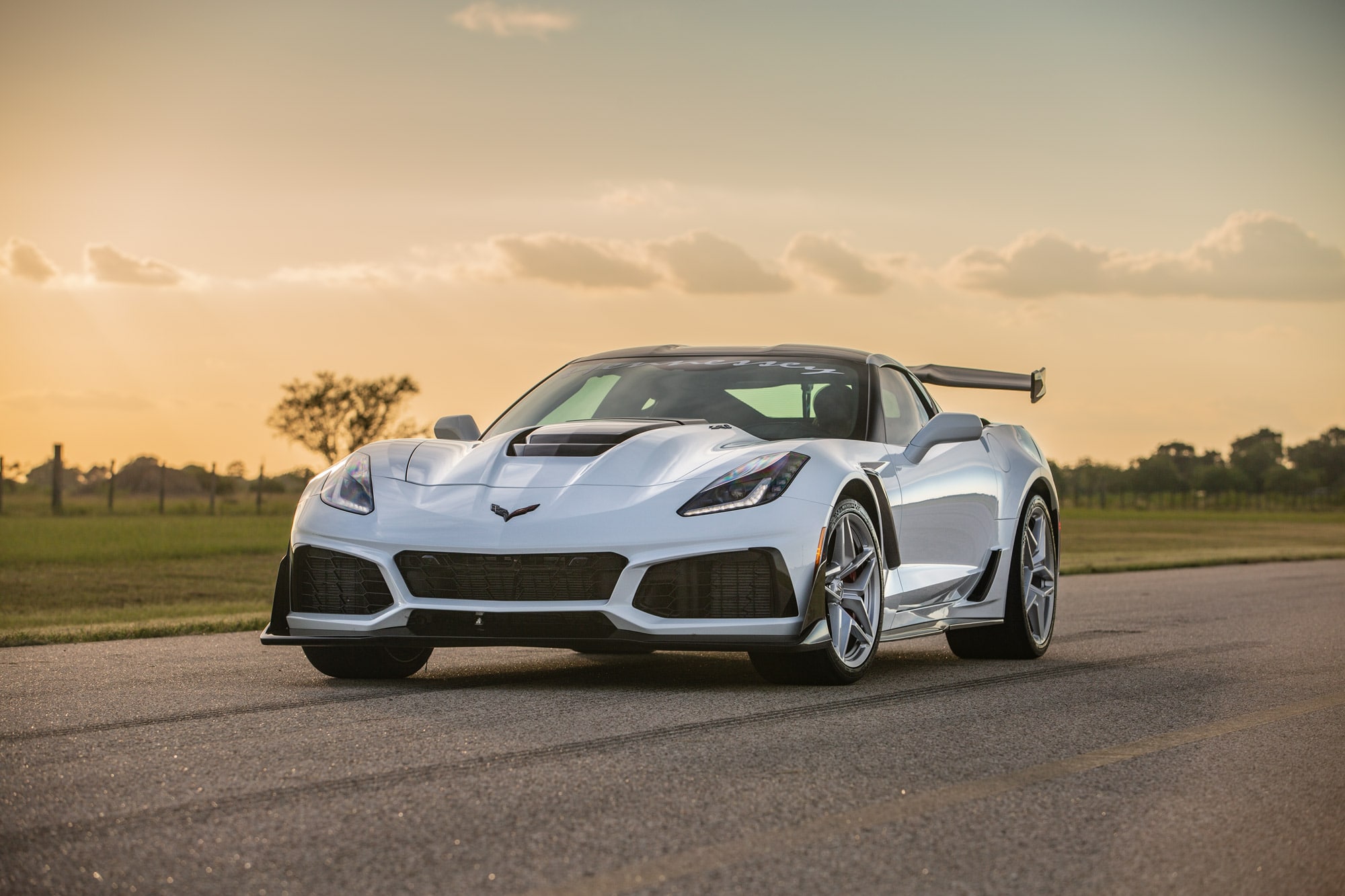 Hennessey Chevrolet Corvette ZR1 2019 ZR1-Corvette-2019-White-Hennessey7-min