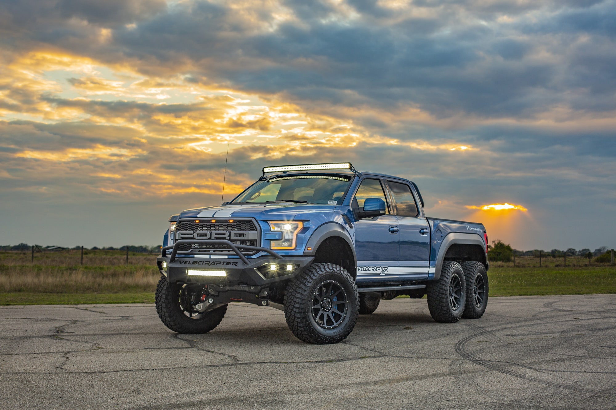 Hennessey Velociraptor 6x6 2019 1-Hennessey-VelociRaptor-6x6-Ford-Performance-Blue-White-Stripes-12-min