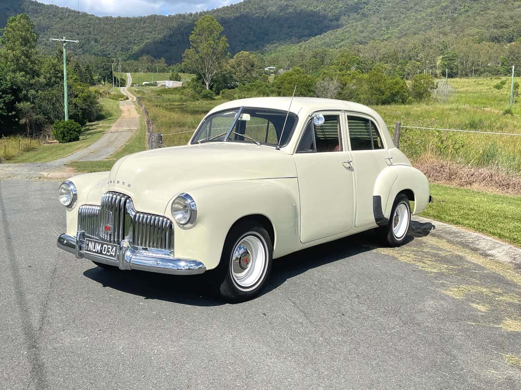 Holden 48-215 FX Sedan 1948 cdn
