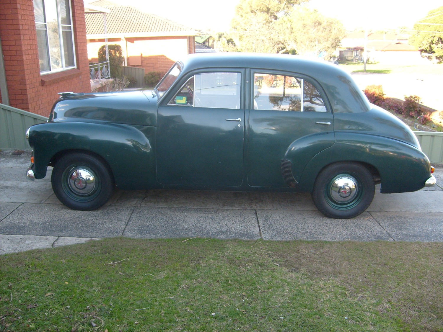 Holden FX 48-215 Sedan 1952  assets