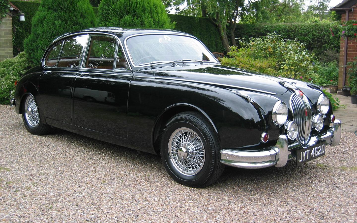 Jaguar Mk II 1963 berline-de-luxe-jaguar-mark-2-voiture-noire_1440x900