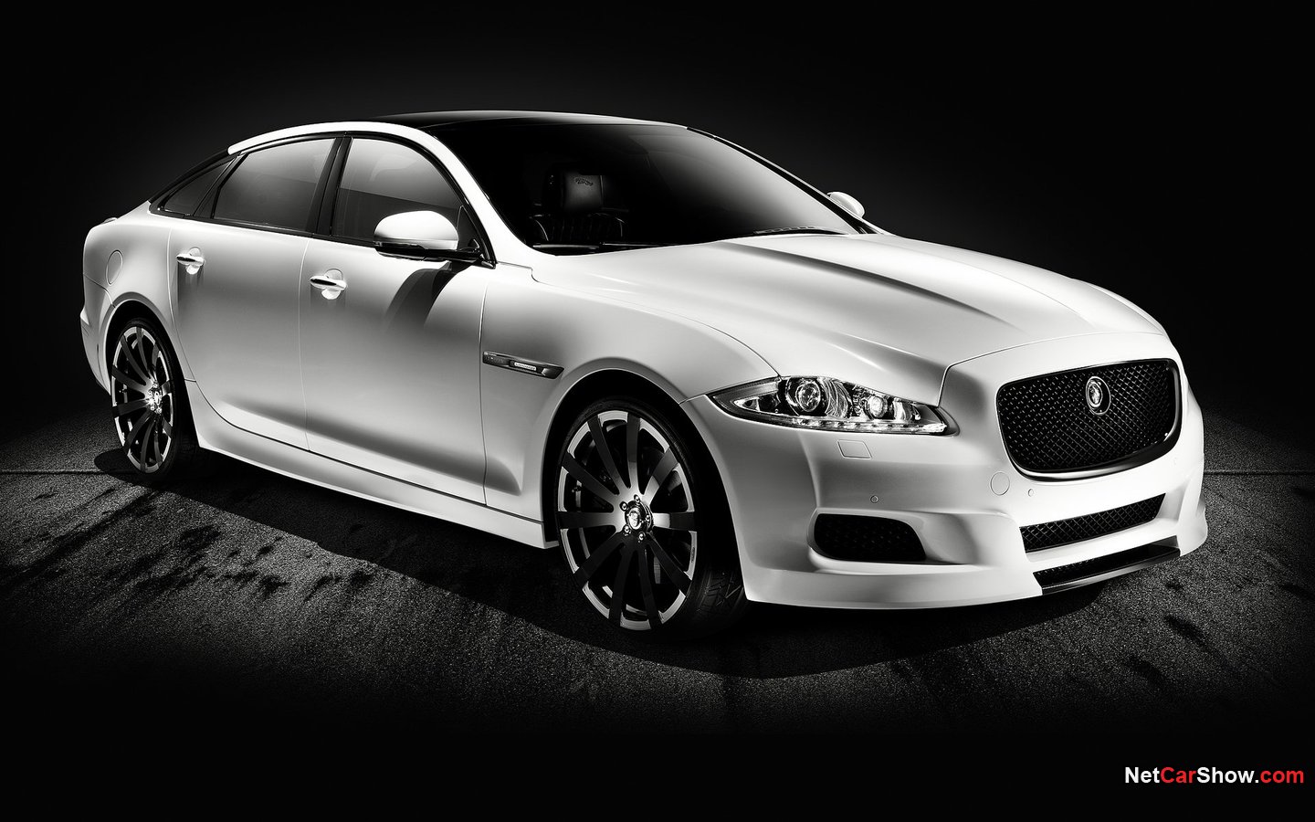 Jaguar XJ75 Platinium Concept 2010 24a67643