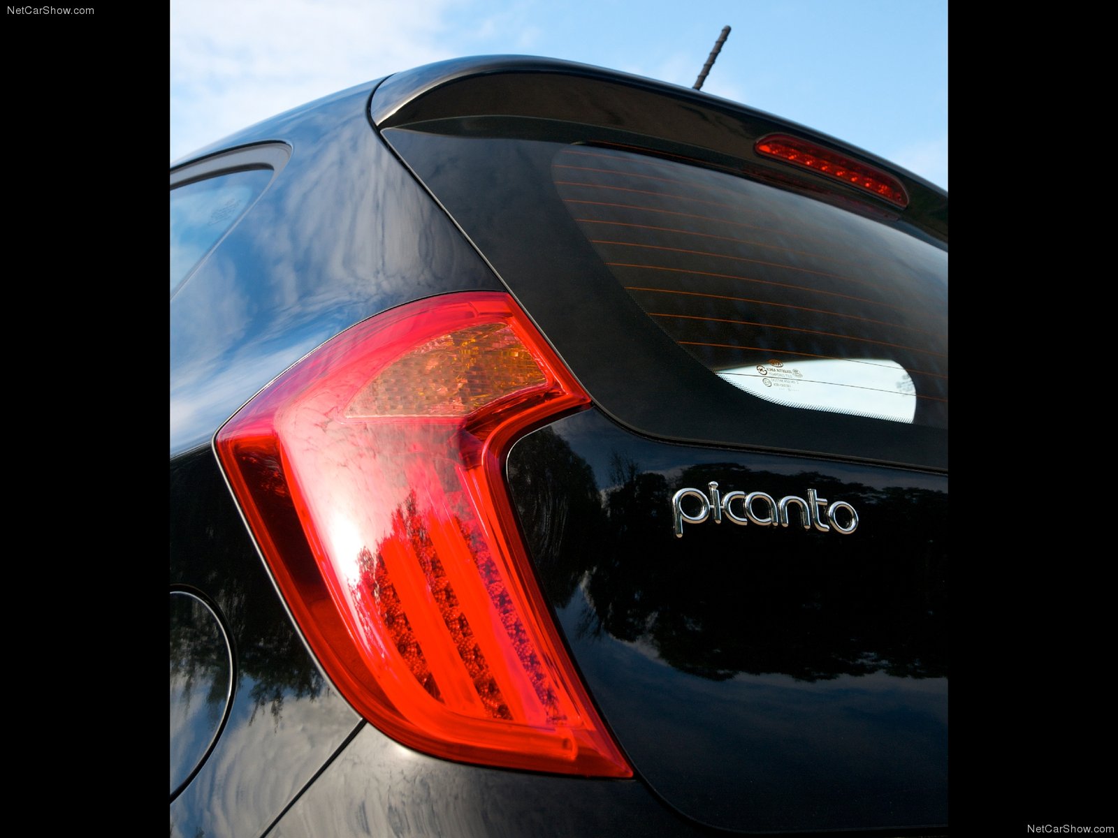 KIA Picanto 3-door 2012 Kia-Picanto_3-door-2012-1600-28