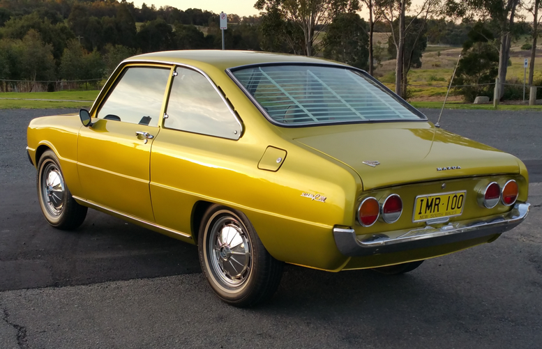 Mazda 1200 Coupé 1969  animalialife