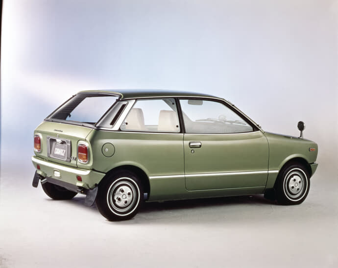 Mazda Chantez 2inL 1972 automesseweb 