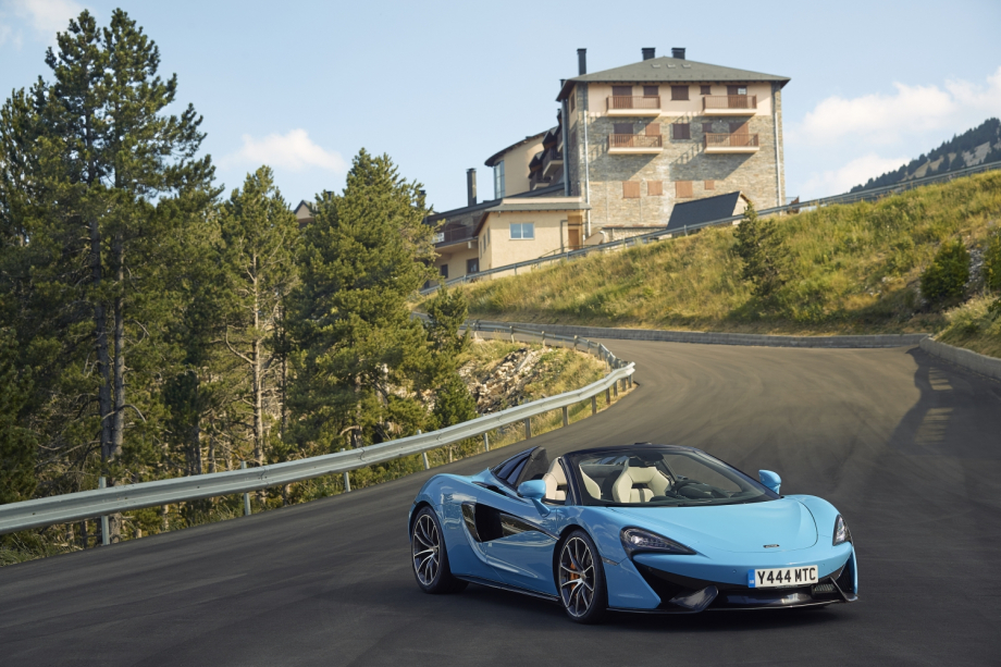 McLaren 570S Spider 2017 Small-8047-McLaren-570S-Spider---Curacao-Blue