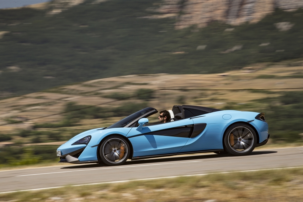 McLaren 570S Spider 2017 Small-8068-McLaren-570S-Spider---Curacao-Blue cccc 