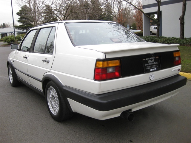 Volkswagen Jetta GLI 2