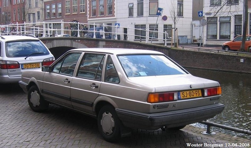 Volkswagen Passat Sedan 1987 bildata 