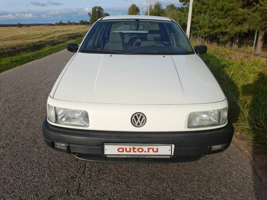 Volkswagen Passat Sedan 1990 auto 