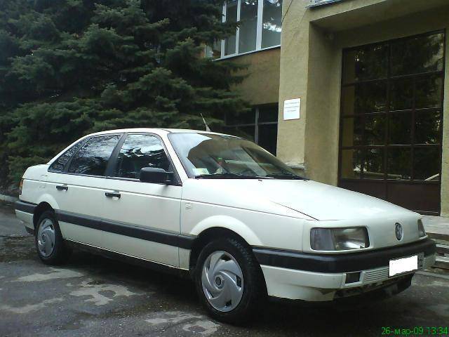 Volkswagen Passat Sedan 1990 cars-directory 