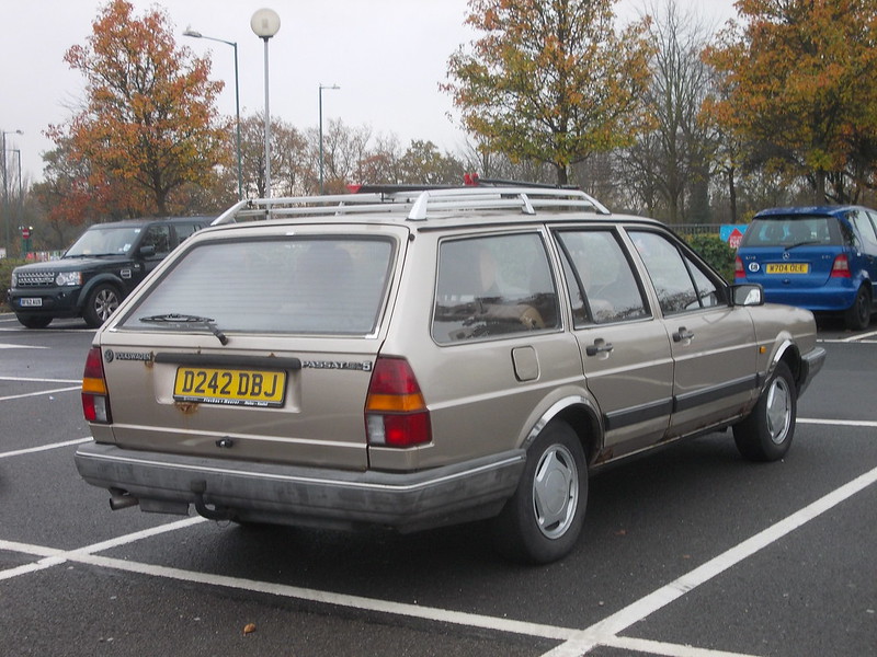 Volkswagen Passat Variant 1987 bildata 