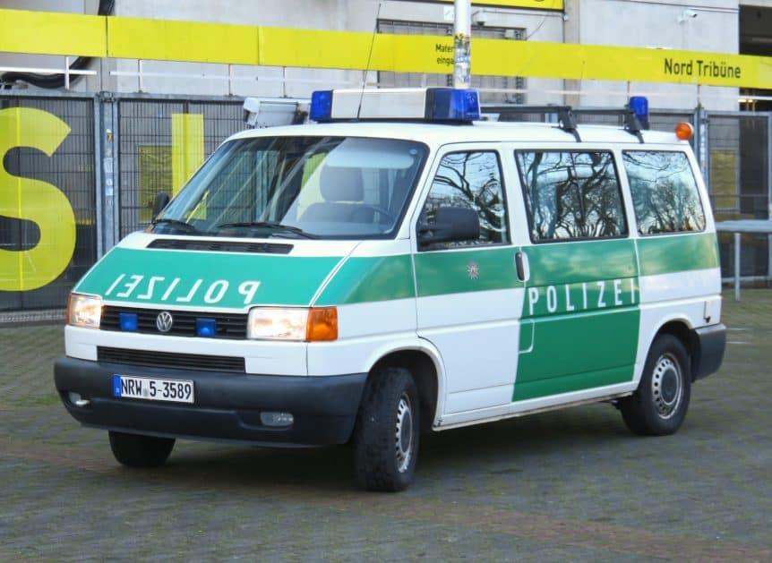 Volkswagen T4 Caravelle Polizei-Version 1990 polizeioldtimer 