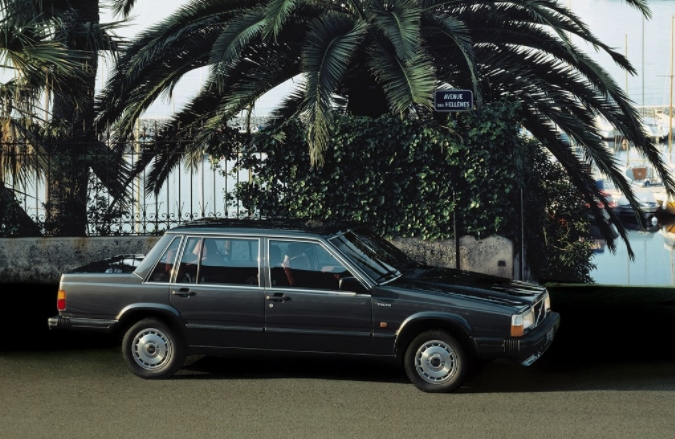 Volvo 740 GLE 1985 b