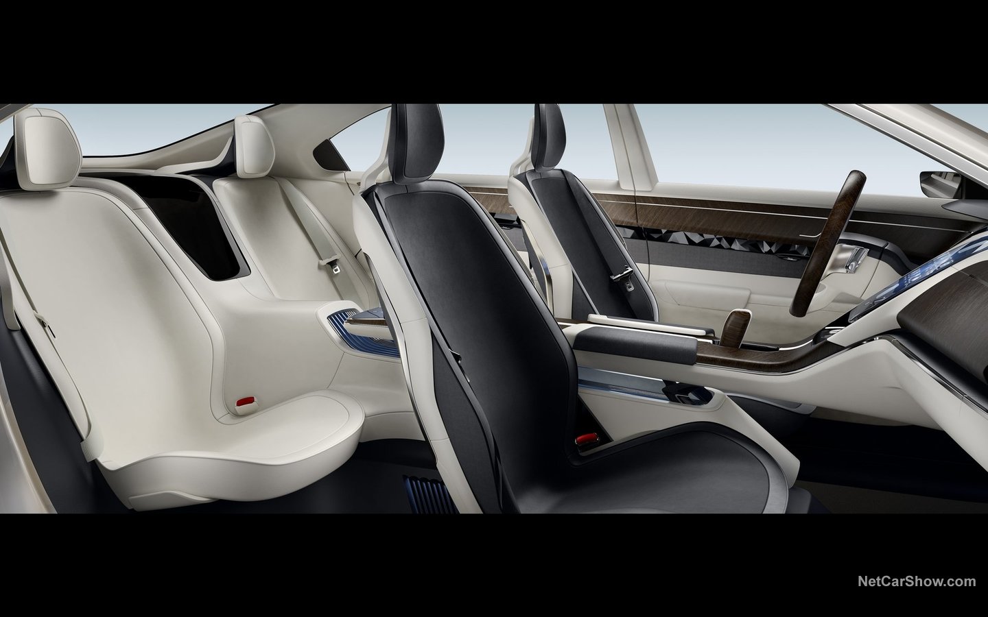 Volvo Universe Concept 2011 0a4b9172