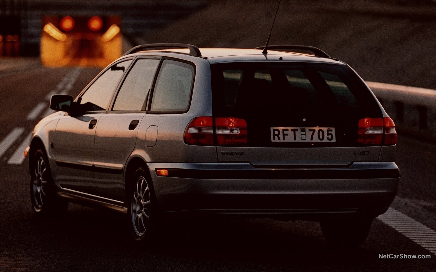 Volvo V40 2001 8bb76a09