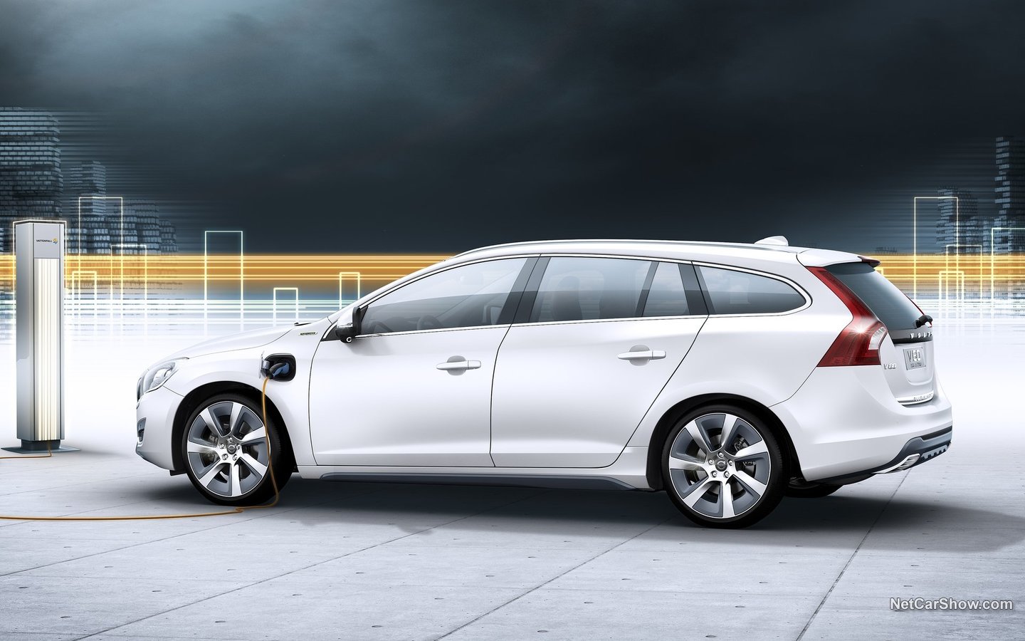 Volvo V60 Plug-in Hybrid 2013 f18108d0