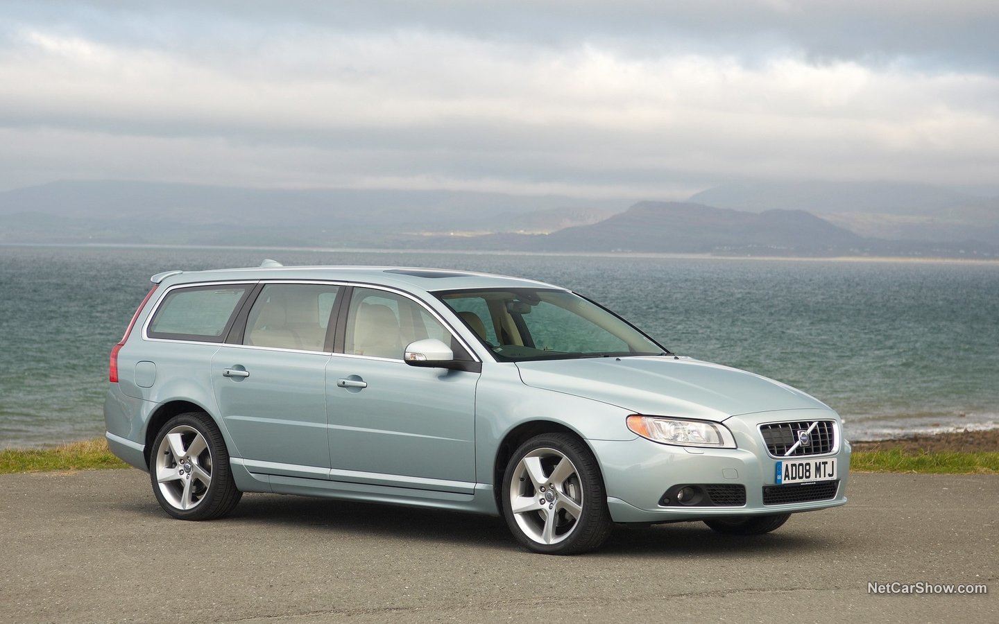 Volvo V70 2008 3d0cb387