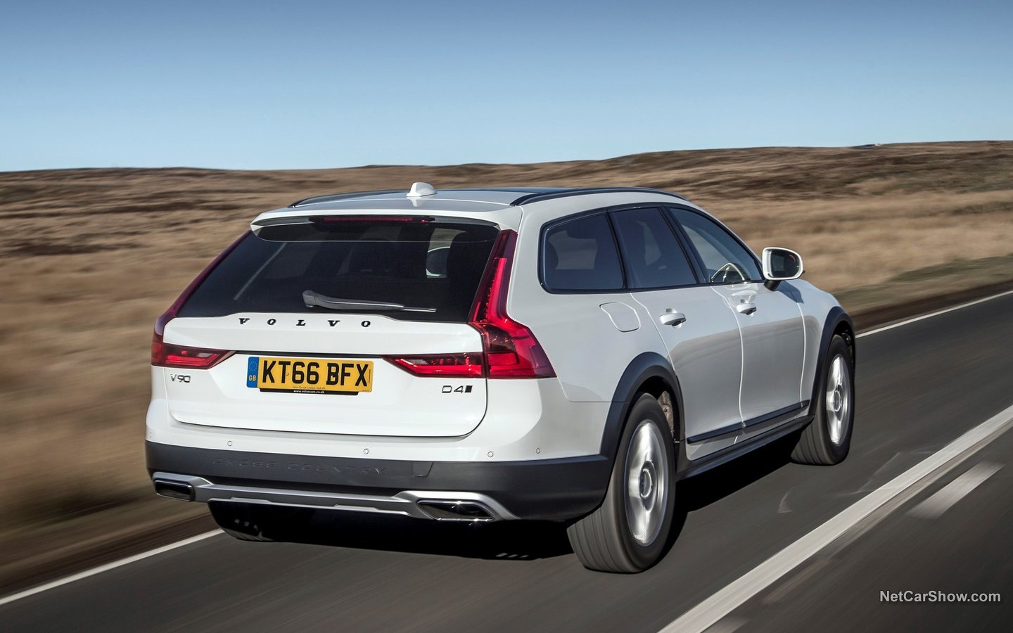 Volvo V90 Cross Country 2017 9b1f4c3f