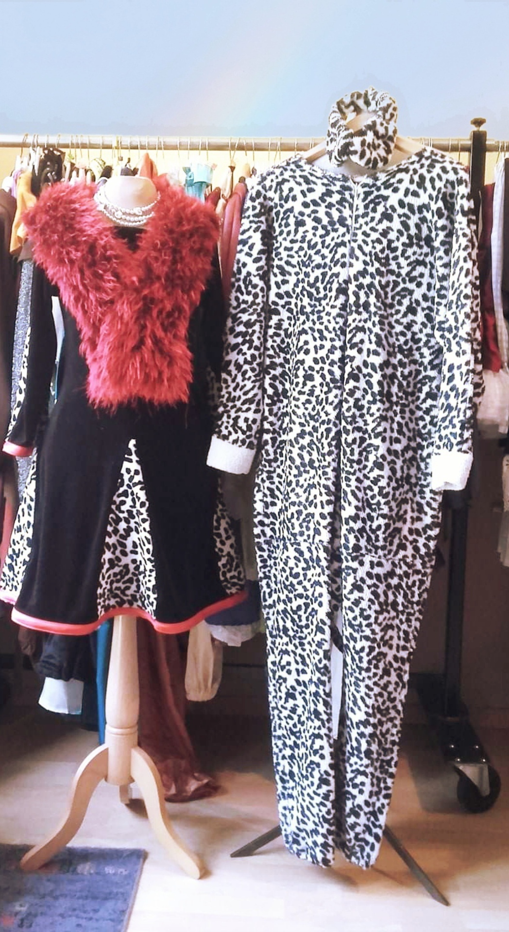 Cruella. Dalmatien
Les opposés: la méchante et le gentil
