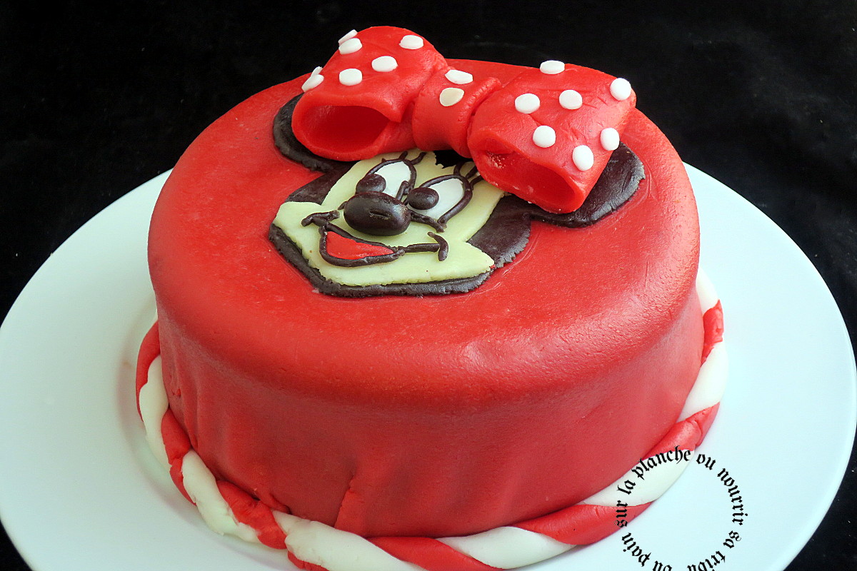 Gâteau d'anniversaire Minnie - du pain sur la planche..ou