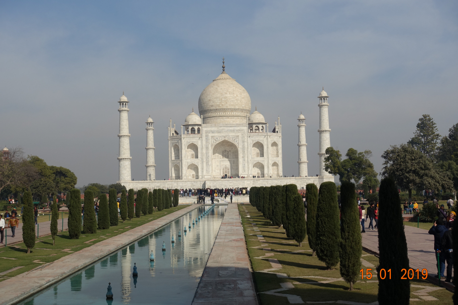 La belle Mumtaz Mahal dort là depuis le 17 ème siècle. Un vrai conte de fée dont l'histoire passionne autant que la beauté du paysage...