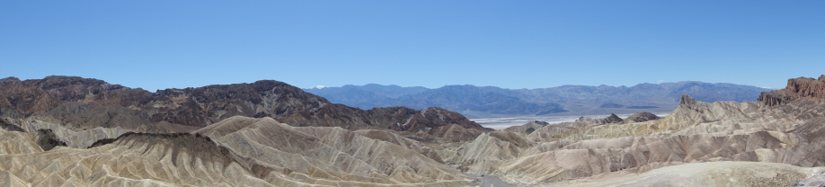 Et à quelques pas de là ( à l'échelle de notre voyage ), la vallée de la mort, un désert de pierre immense, époustouflant, magique.