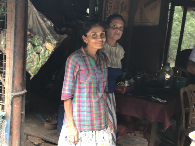 Sri Lanka. Marchande de Rotis de noix de coco. La gentillesse de ce peuple !